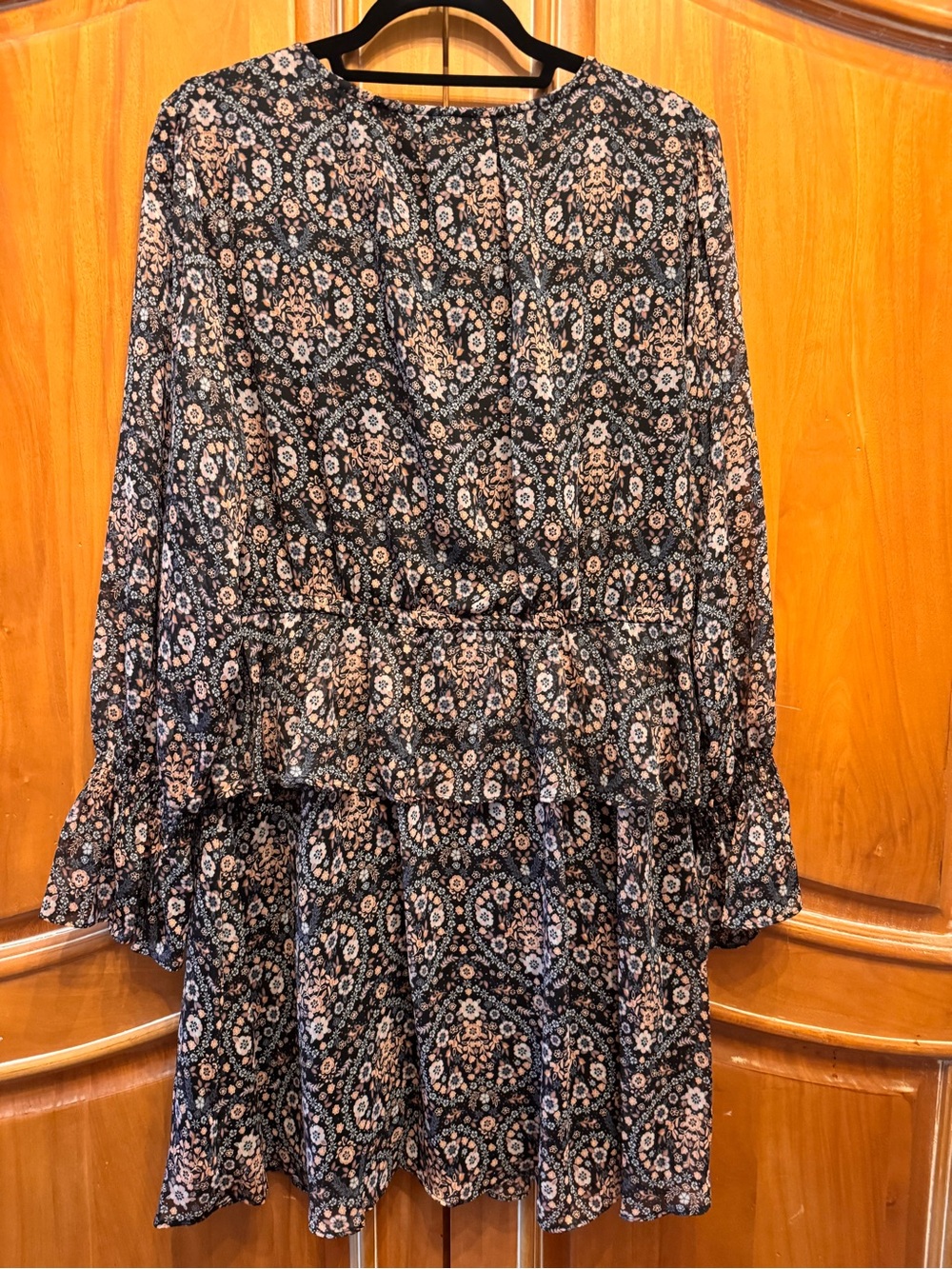 LC Lauren Conrad Black Floral V-Neck Long Sleeve Tiered Dress - Picture 3 of 5